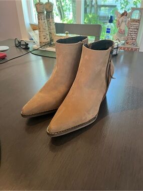 Artisan Vellyn Brown Suede Ankle Boots by Zigi~Size 11